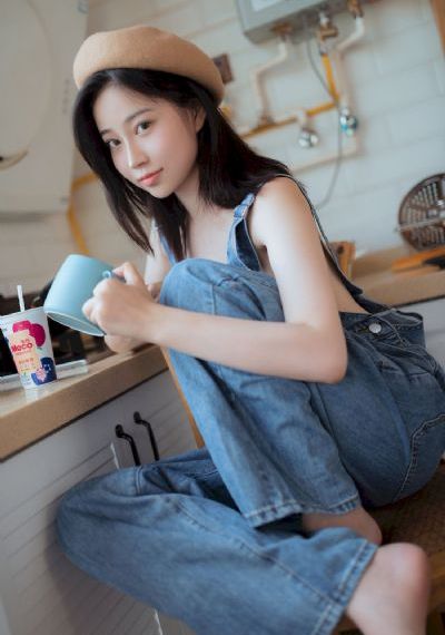 黄色带一级片_十万网红美女美酱